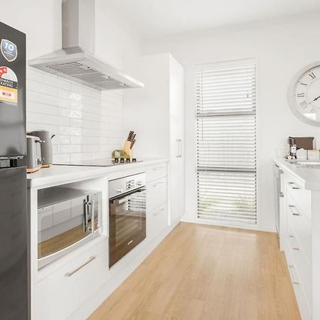 Modern And Central With 2 Ensuites -By Kosh Bnb Hamilton Dış mekan fotoğraf