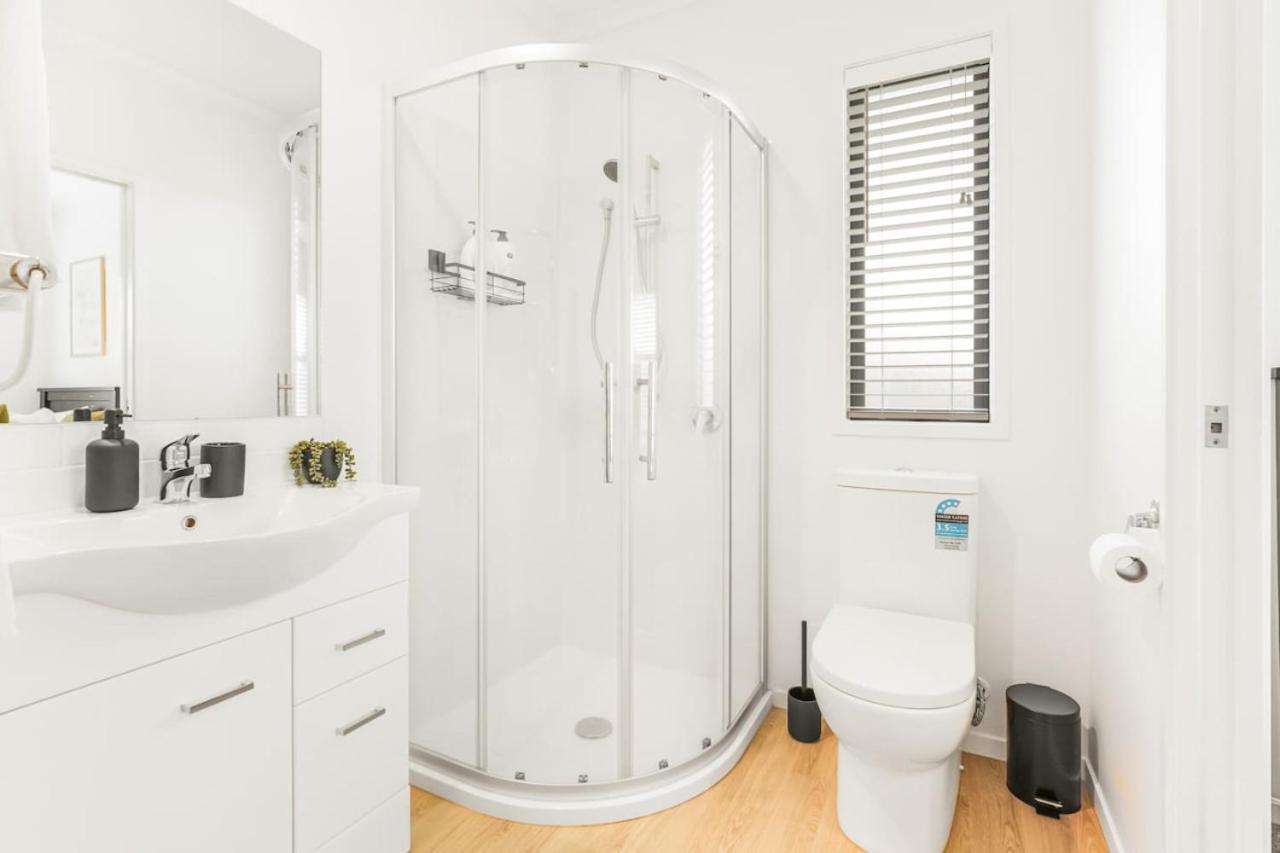 Modern And Central With 2 Ensuites -By Kosh Bnb Hamilton Dış mekan fotoğraf