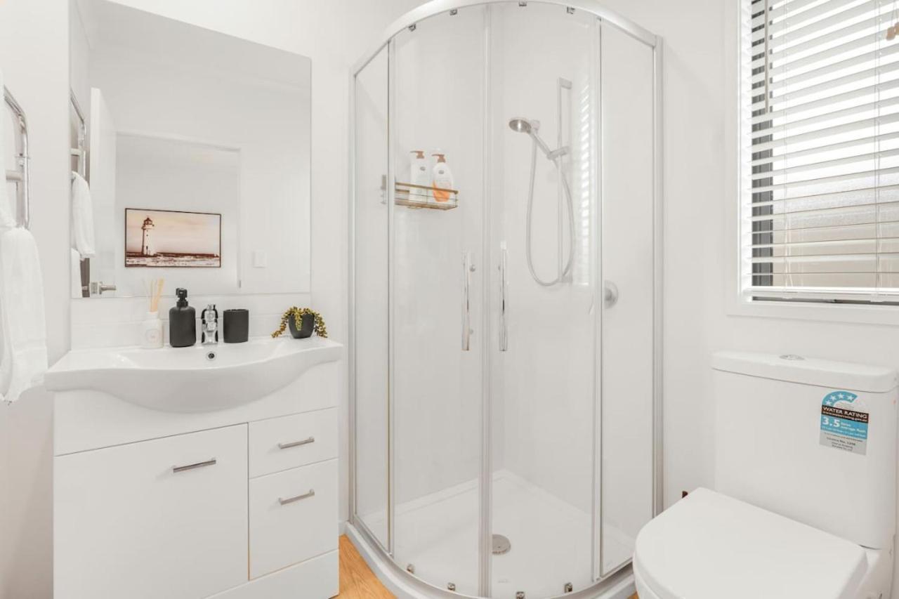 Modern And Central With 2 Ensuites -By Kosh Bnb Hamilton Dış mekan fotoğraf
