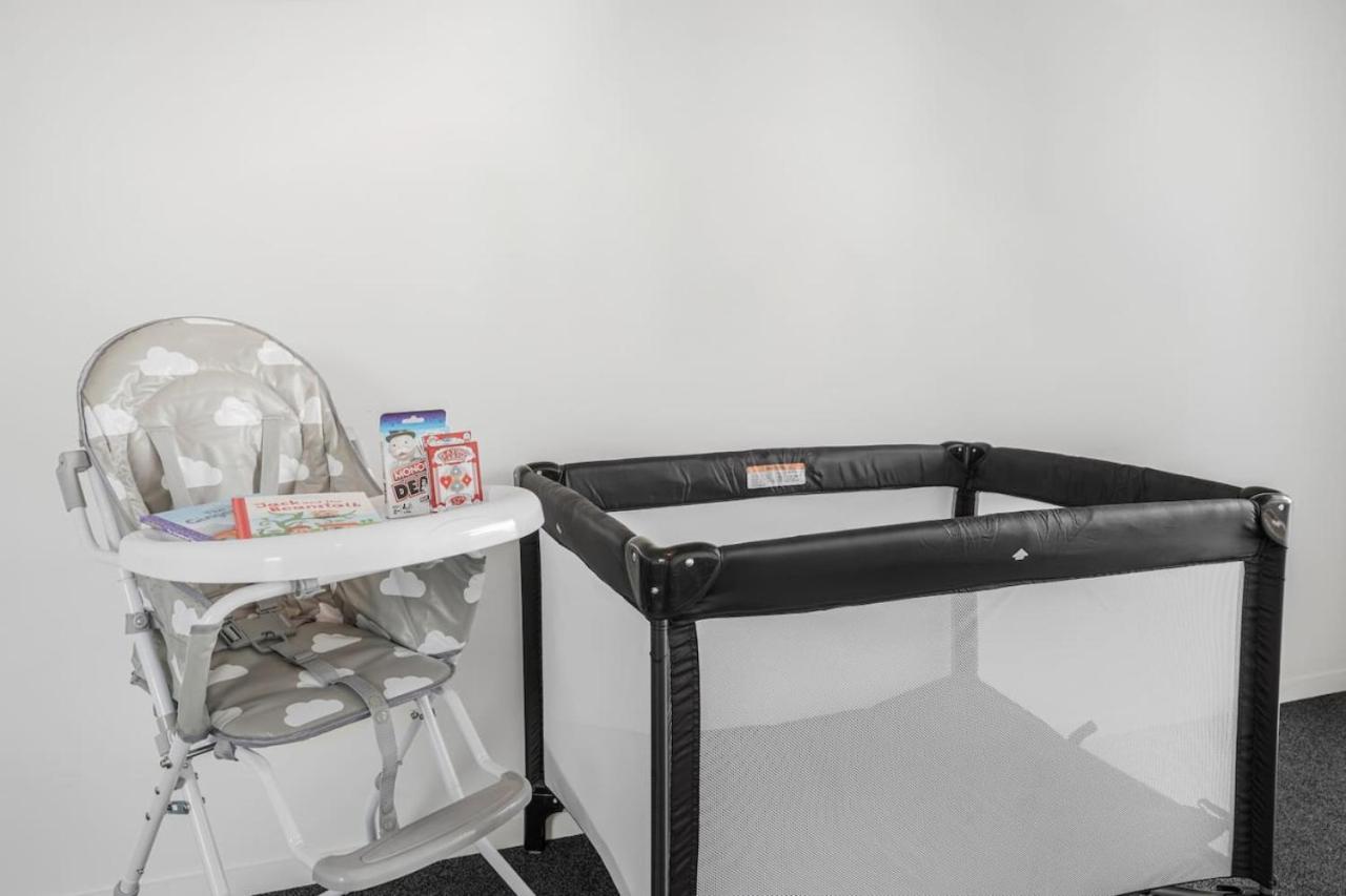 Modern And Central With 2 Ensuites -By Kosh Bnb Hamilton Dış mekan fotoğraf